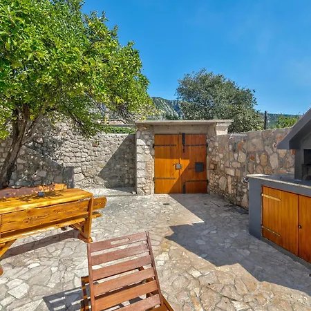Villa Nina - With A Heated Pool *