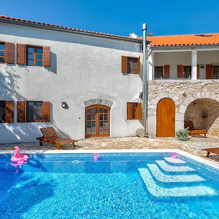 Villa Nina - With A Heated Pool *