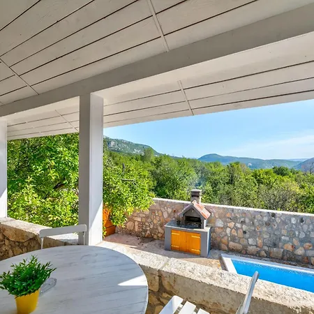 Villa Nina - With A Heated Pool