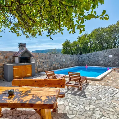 Nina - With A Heated Pool Tribalj (Primorsko-Goranska)